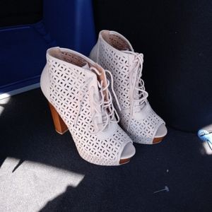 Size 6 womens lace up booties never worn